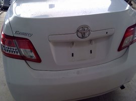 2010 TOYOTA CAMRY, WHITE, LE, 2.5L, AT. Z25986